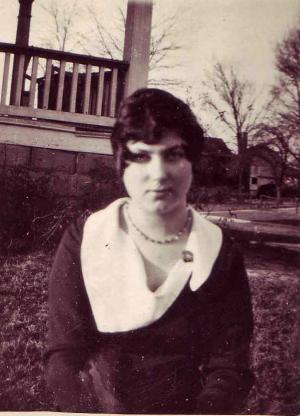 Jeannette Dumes Karp (1929)