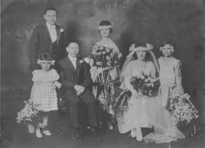 Freda and William J Dumes Wedding Party - April 15, 1923
<P>

from the left: Ed Minson(?) Best Man, Sophie Fishman,
William J. Dumes, Edith Pomerantz Maid of Honor (girlfriend of Freda),Freda Fialco Dumes, Florence Shapiro Arenstein

 (1923)