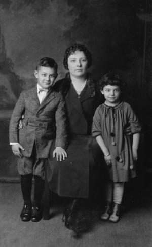 Bill, Fannie and Sylvia fishman
 (~1924)