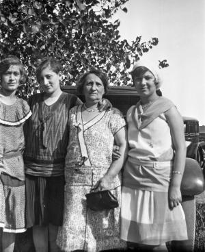 L to R:

Pearl Fishman who was a cousin to Uncle Max Fishman (Ruth Zimbler's father).

Second from the left is Molly Pactor Cibull - No relation

Third from the left is Molly's mother, Jennie Pactor. - No relation. 
 
Jeannette Karp

 (~1929)