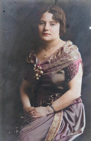 Anna Dumes Shultz (1923)