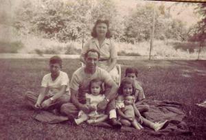 Ben,Jeannette and family. Sol, Ben, John, Beverly and Karen in front.  Jeannette in back.

 (~1945)