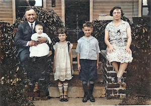 Max and Fannie Dumes Fishman family, l to r: Max, Ruth, Sylvia, Bill and Fannie (1925)