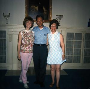 Phyllis Dumes, Stanley Dumes, Mildred Dumes Dansker (1970)