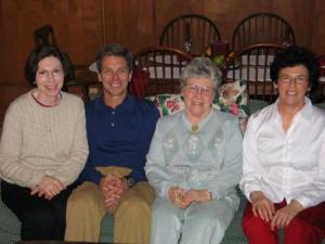 Thanksgiving 2003.  From left:
Adie Dansker Himm, Alan Dansker, Mildred Dumes Dansker, Anita Dansker (2003)