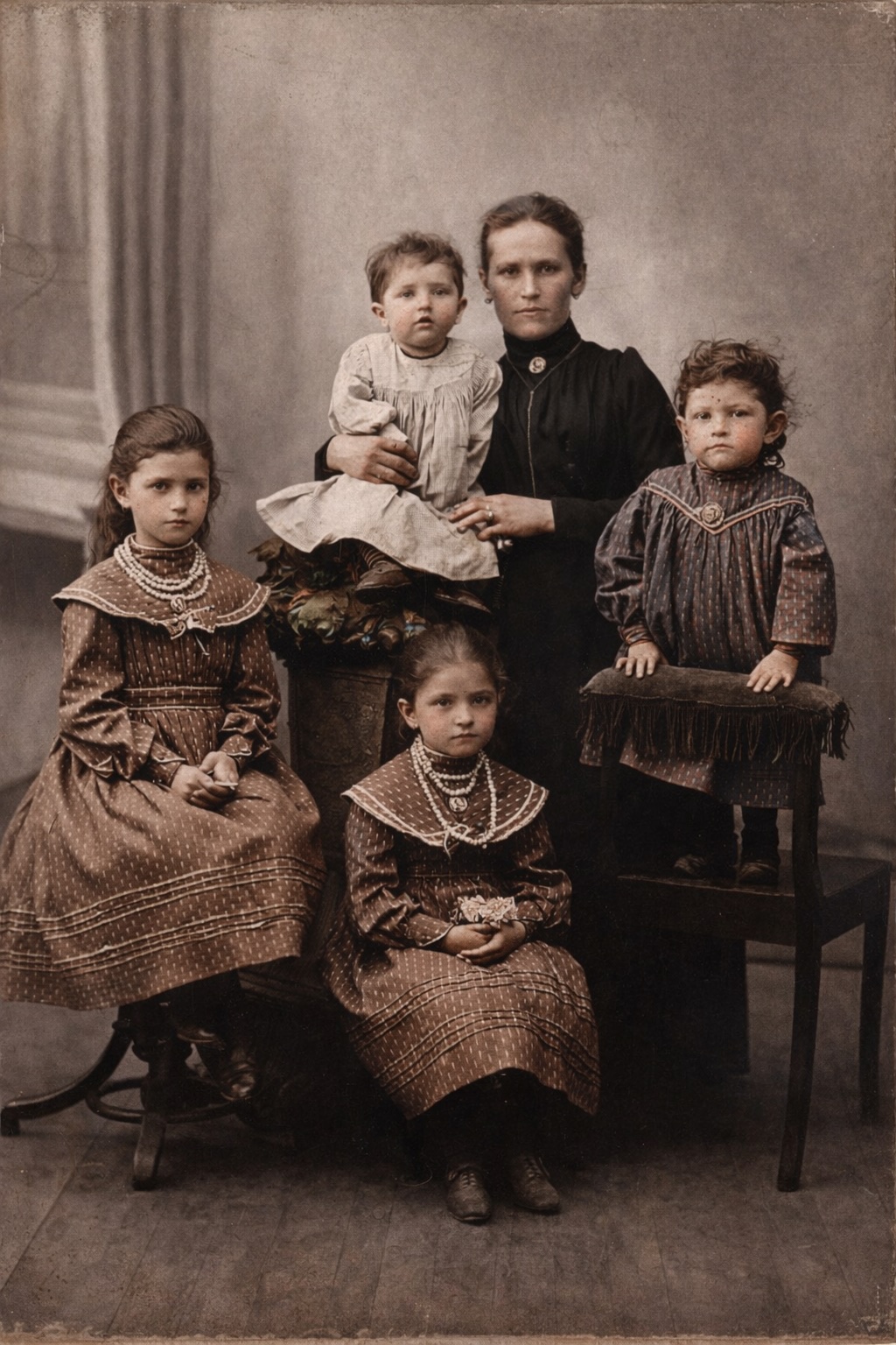 Yenta Silverman and children