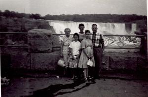 Rebecca Lieberman with Lasky family, Niagara Falls 1957 (1957)