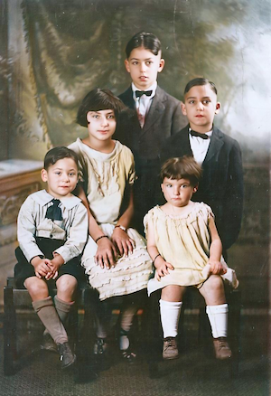  Children of Louis and Rebecca Dumes: Solomon, Jeannette, Hyman, William and Lillian (1924)