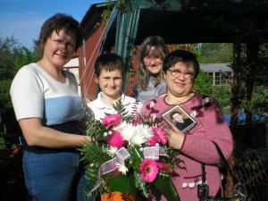 Lena (Raisa's daughter) , Nikita (Lena's son), Svetlana (Raisa's granddaughter) and Julia (2008)