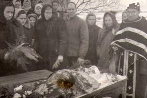 Veronika Galvene (first from the left) and Traina Dumesh, second from left at Veronika's mother's funeral. (~1953?)