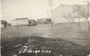 April 1953.  There was a flood in Vishki, and the two lakes around Vishki flowed together. (1953)