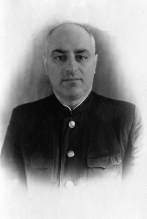 Lev Khitrin, son of Gesi, grandson of Genoch Dumesh    (1963)