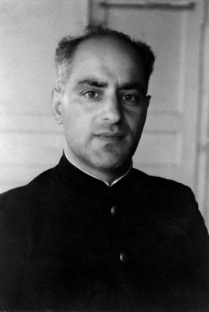 Lev Khitrin, son of Gesi, grandson of Genoch Dumesh    (1951)