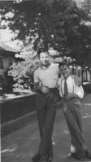 Sol Dumes on the left, Stan Dumes on the right

 (~1940)