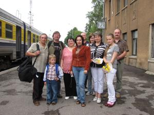 Family meeting me at the train station in Daugavpils. Leonid, Max, Bruce (me), Julia, Marina, Sasha, Luda, Tanya, Nastya, Sasha (2009)