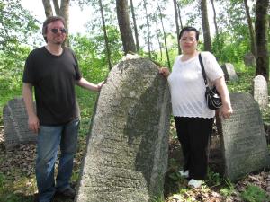 Bruce and Julia with grave of Chaim Dumesh (2009)