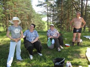 Nastya, Julia, Misha's mom, Leonid (2009)