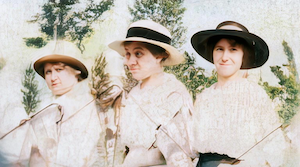 sisters Blema Zucker, unknown, Ida Zucker