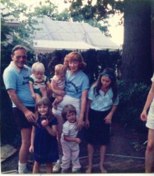 Stan Dumes holding Bill Dumes, Phyl Dumes holding Hannah, Tracey Simmons

standing in front Shana Simmons, Abby Dumes (~1985)