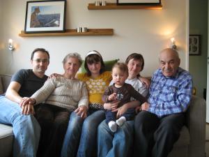 Pyotr, Valeria, Alexandra, Maxim, Natalia, Georgij Platonovy, grandson of Gescha Dumes Khitrin. 

Lund, Sweden May 2008 (2008)