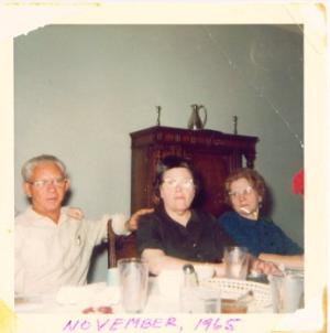 William J Dumes, Freda Dumes, Ida Ables in dining room at Stan Dumes' house on 729 Busseron Vincennes (1965)