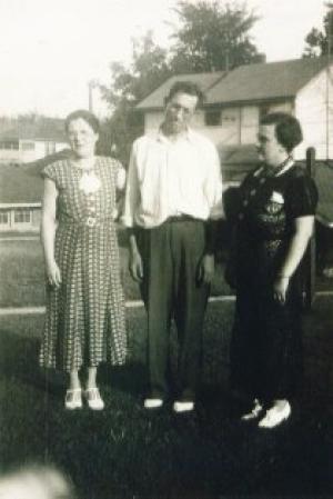 Aunt Anne Shapiro, Uncle Ben Shapiro, Freda Dumes
 (~1930)