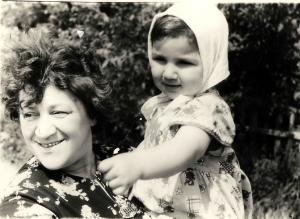 Berta Khitrin(Aaron Khitrin wife) with granddaughter Anna (1983)