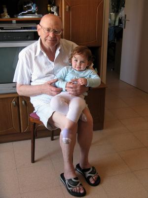  Aaron Khitrin (son of  Sora Dumesh Khitrin)  with his Great-Granddaughter Atara  (2011)