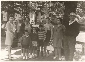 Riga Aspazijas Blvd.  R to L, Israel, Feiga, Bluma and Nonna with kids (1968)