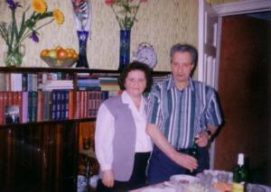 Leizer and Feiga Hodak in Riga (1997)