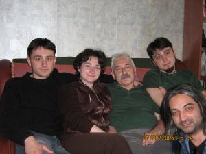 Victor G. Platonov, grandson of Gescha Dumesh, in the center and his children: Victor, Nadja, Dmitriy and Anatoliy (2006)