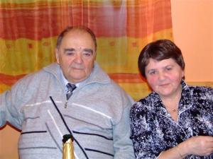 Leizer Dumesh and Faina Khodak, grandchildren of Genoch Dumesh, during celebration of the 70 birthday of their brother Vulf Dumesh (2009)