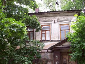 The house where Moisey Dumesh lived. The apartment  of Moisey Dumesh was in the cellar. (2008)