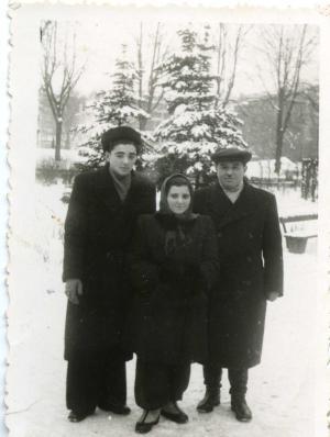 Leiser Dumesh, Feiga, Israel Dumesh (1949)