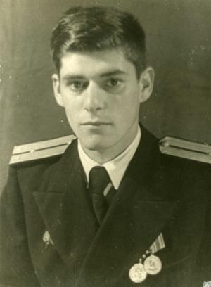 Israel Dumes (son of Moisey). Navy officer in WW 2. (1946)