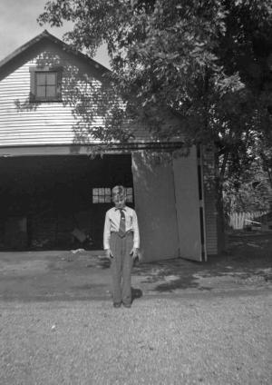 Stan Dumes garage at 2nd street house (1938)